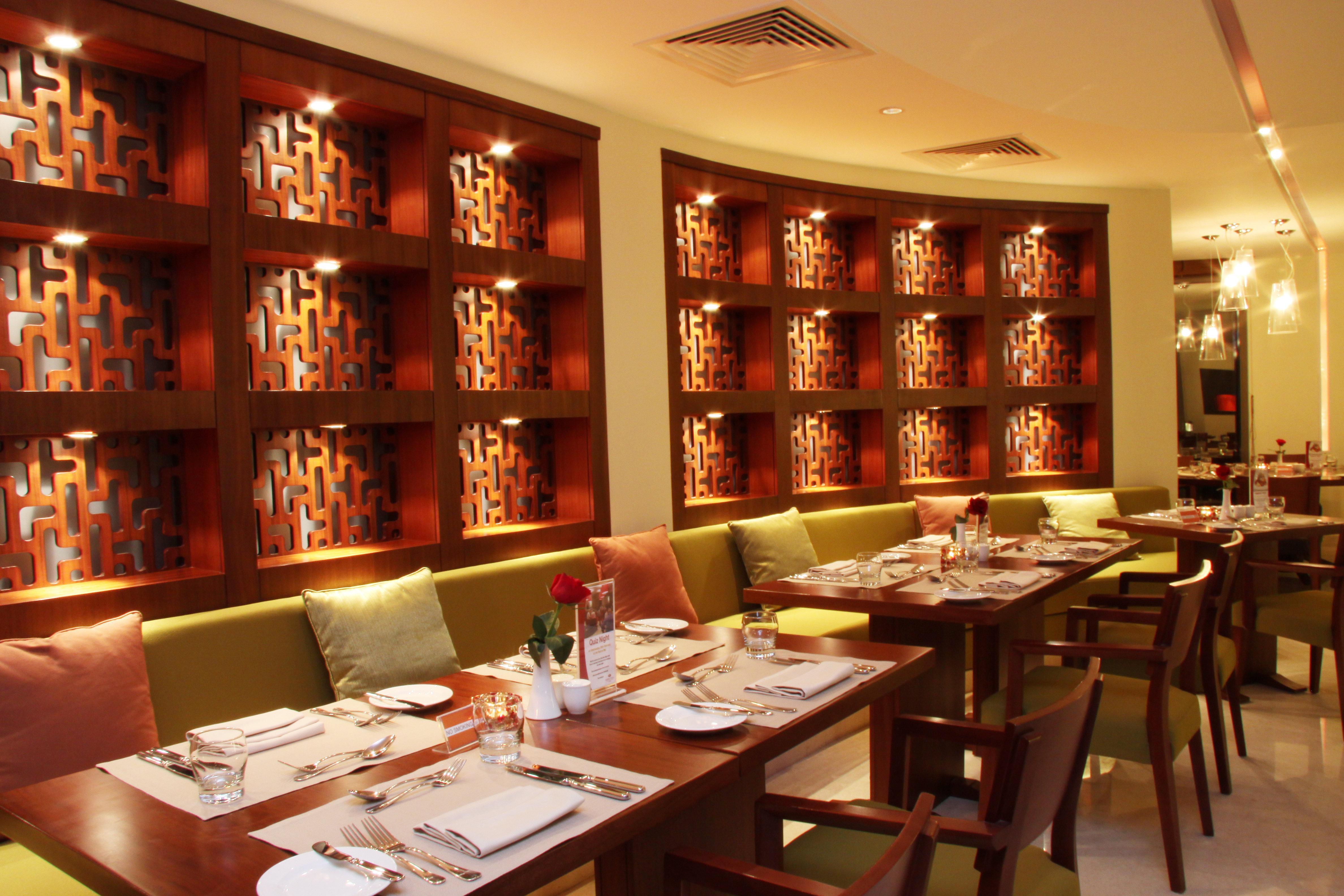 Crowne Plaza Sohar By Ihg Hotell Restaurang bild